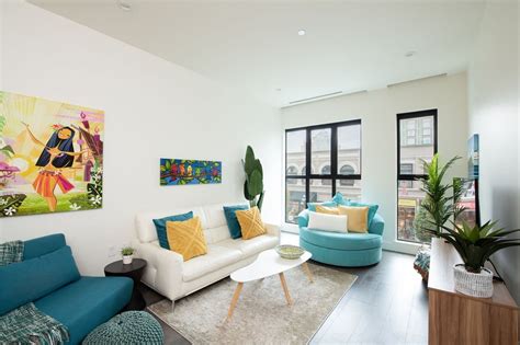 Victoria Apartments, Condos and Houses for Rent .